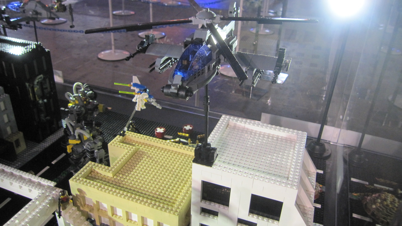 Illustration for article titled Giant Robots and Giant Insects Look Even Cooler in LEGO
